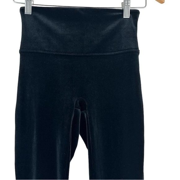 Spanx Velvet Leggings women’s size Medium - Picture 7 of 12